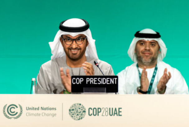 Il presidente Al Jaber chiude la COP28 - Foto: COP28 / Christopher Pike