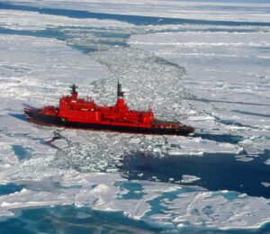 Una petroliera nel Mar Glaciale Artico